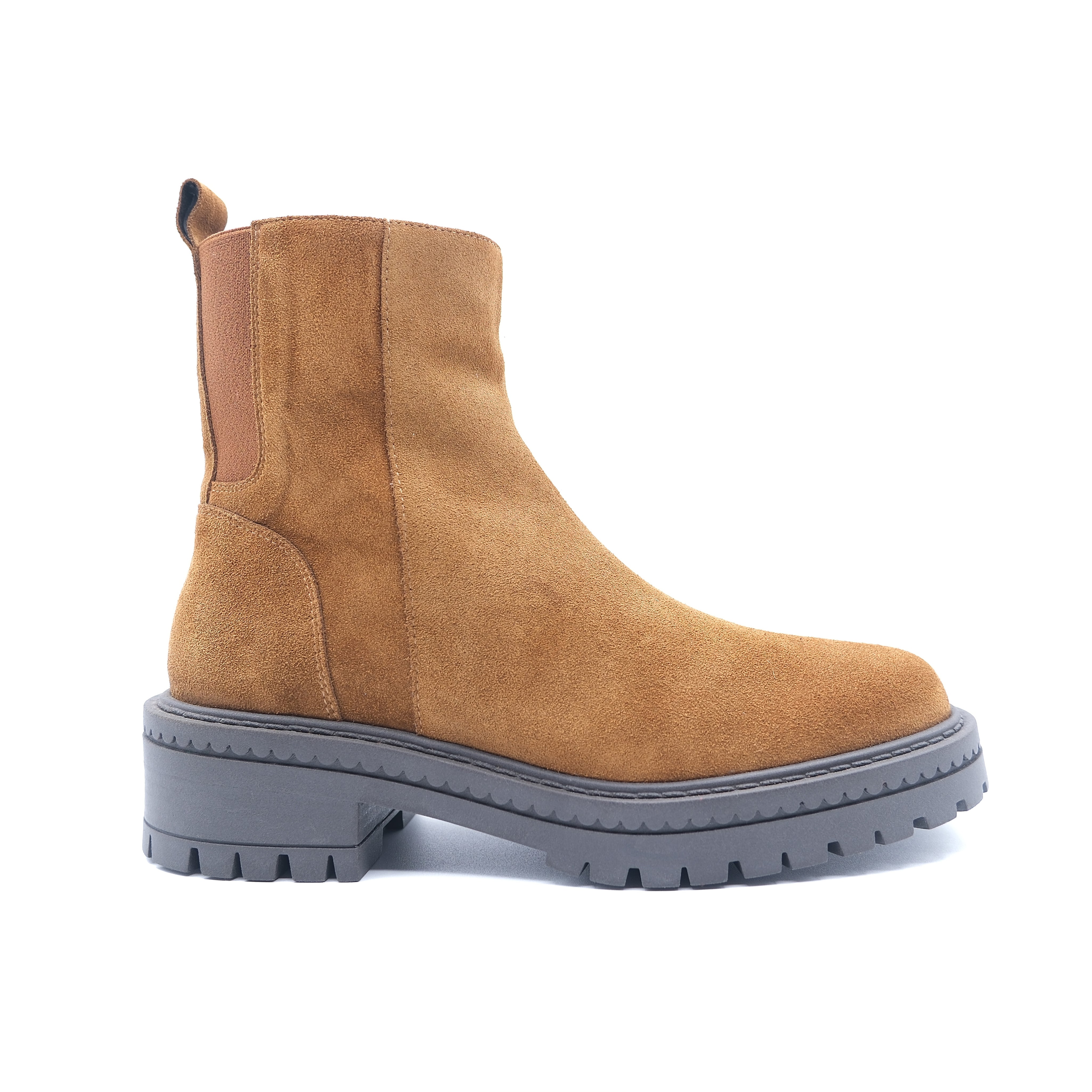 KAMI_ChelseaBoots_TanSuede_1_c8eb3c6d-0a51-403c-a095-3264af5ab355.jpg
