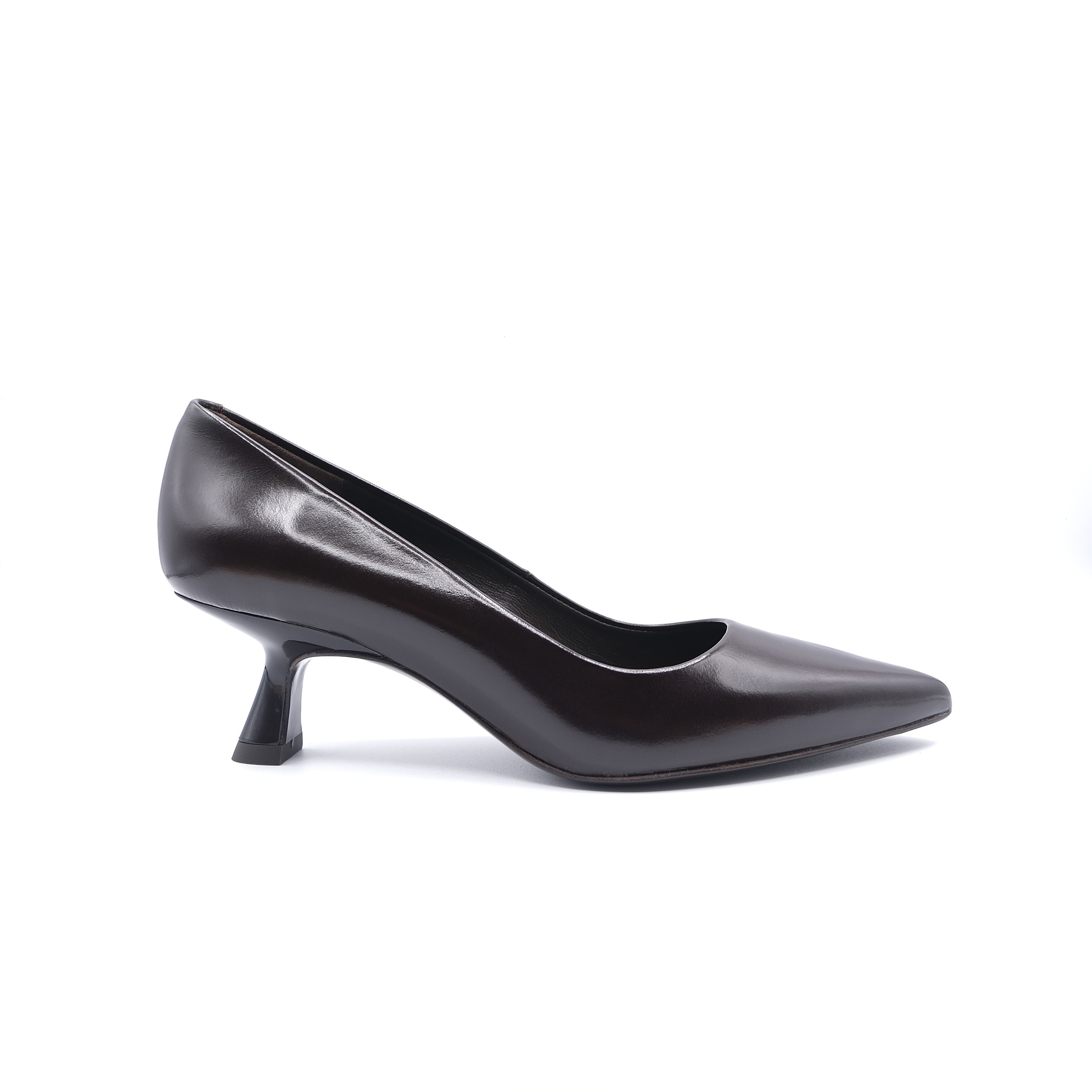 KAMI_Pump_Brown_1.jpg