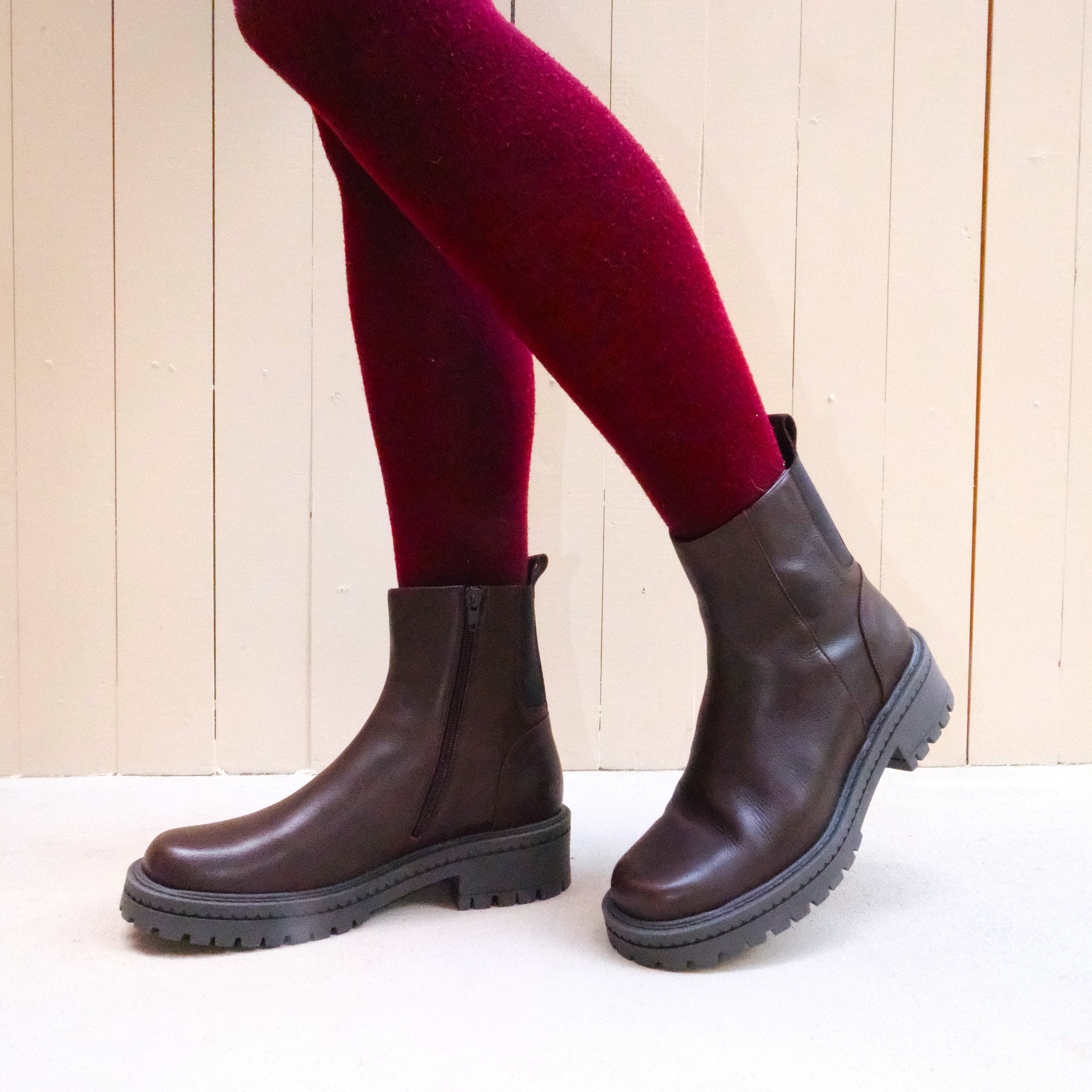 The 9-5-9 Chelsea Boot Brown Leather